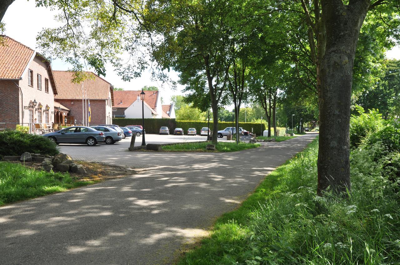 Hotel Restaurant De Roosterhoeve Roosteren Exterior foto